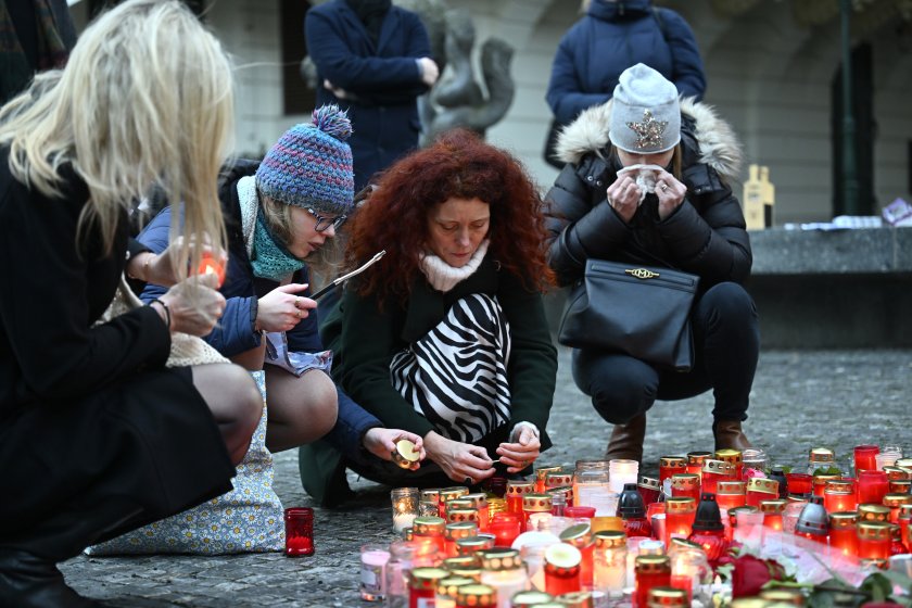 Чехия обяви 23 декември за , след като студент уби
