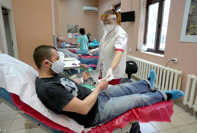 националният кръвен център призив повече дарители
