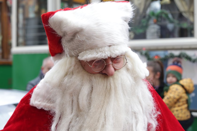 Дядо Коледа тръгва с ретро трамвай от столичния площад "Възраждане"