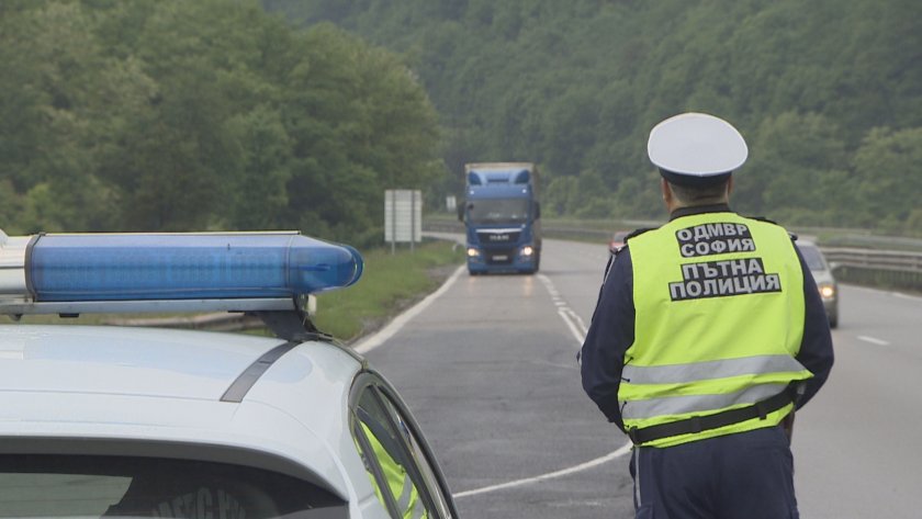 Засилен трафик се очаква от днес за предстоящите коледни и