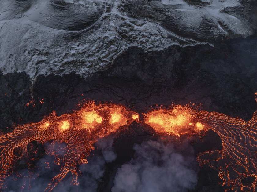 исландските власти разрешиха жителите града изригналия вулкан завърнат кратко