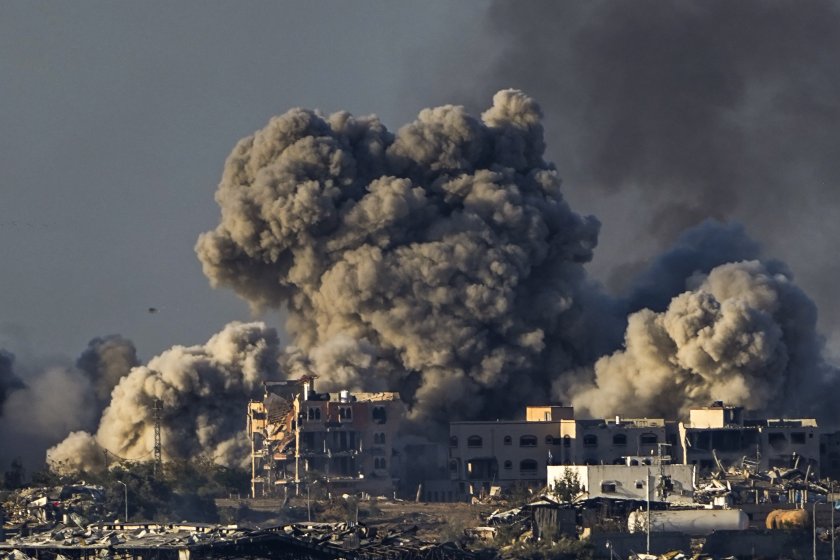 Неспирни бомбардировки над Газа и още жертви - Хамас твърди,