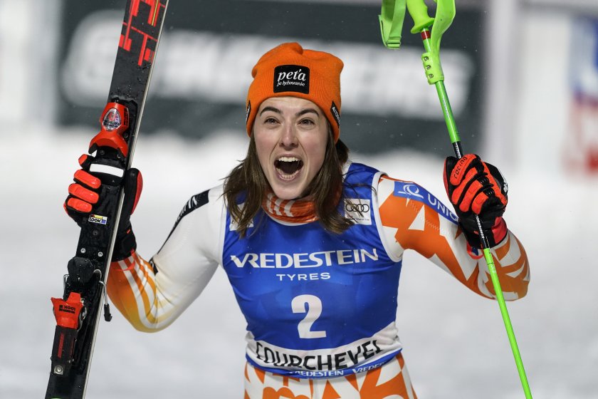 петра влъхова спечели нощния слалом куршевел световната купа ски алпийски дисциплини