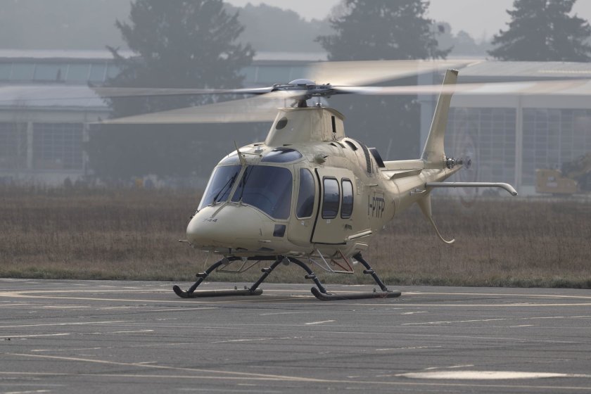 Шестима пилоти са получили сертификат за управление на медицински хеликоптер