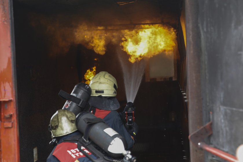Пожар избухна в голям търговски център в Пловдив.Тази сутрин на