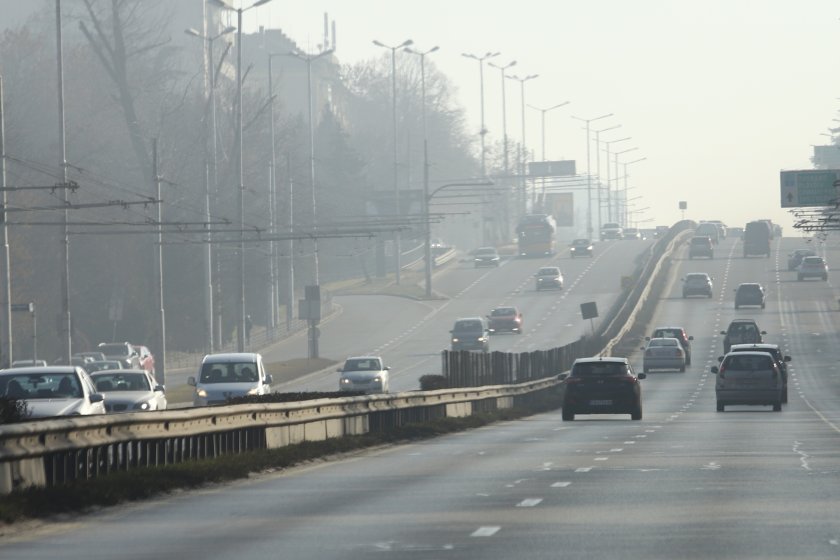 мръсен въздух софия общината призив гражданите използват градския транспорт