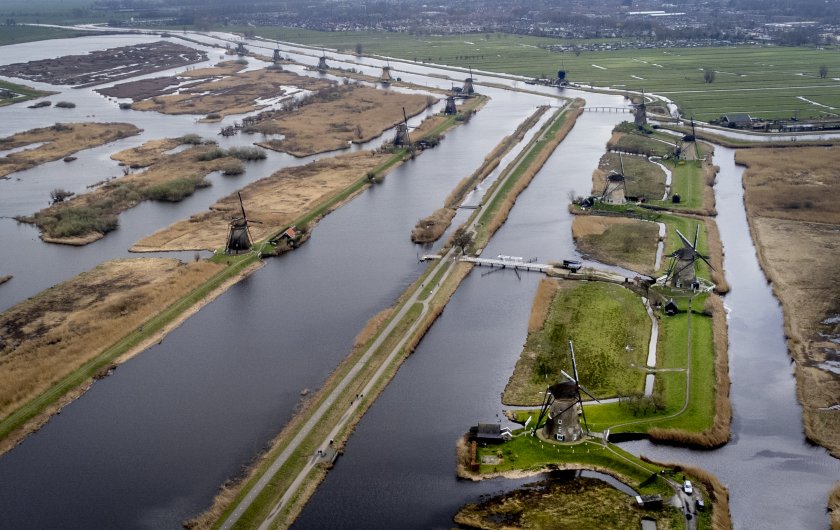 наложиха евакуации нидерландския град маастрихт заради наводненията