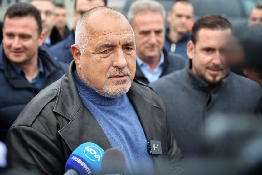 Според лидера на ГЕРБ Бойко Борисов, правителството се справя с