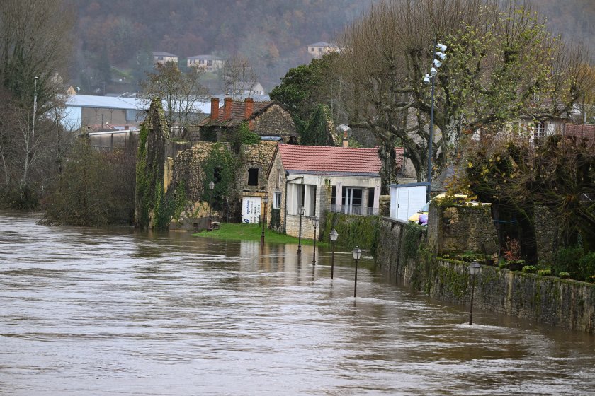 Тежки наводнения обхванаха Северна Франция. В департамента Па дьо Кале