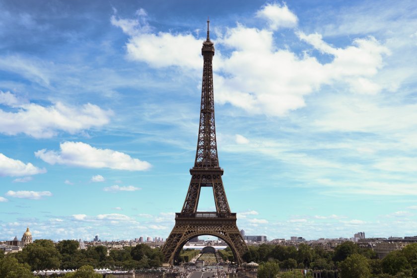 символът париж стачка затвори айфеловата кула