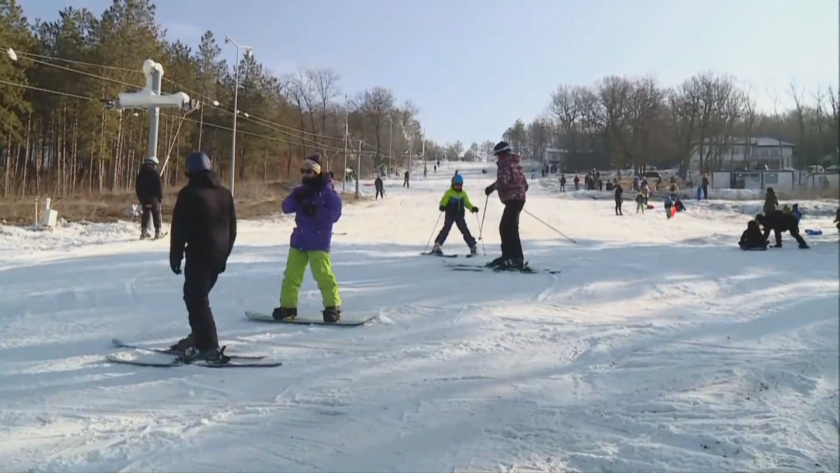 Откриха ски сезона на пистата във Вълчи дол