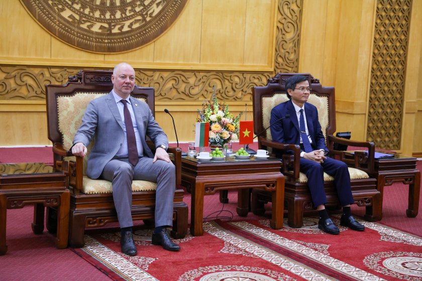 Азиатската обиколка на председателя на Народното събрание продължава във Виетнам.