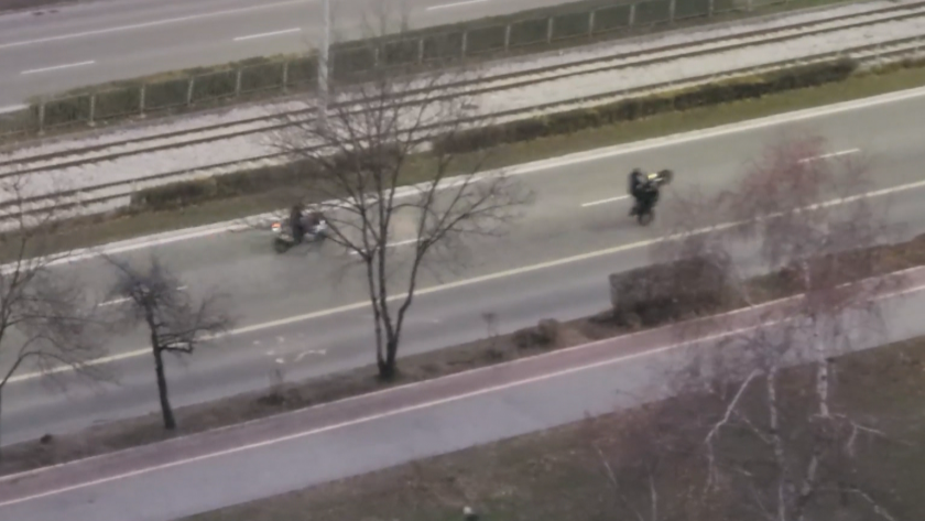 Терор на две гуми: Мотористи тормозят няколко столични квартала