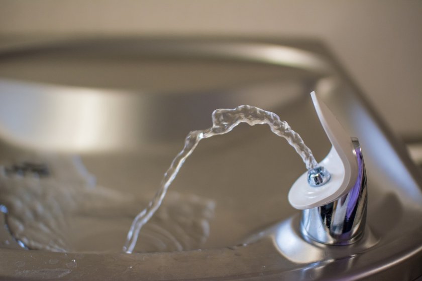 Увеличават цената на водата в Дупница, пред фалит ли е местното ВиК дружество