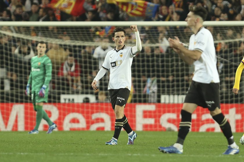 Валенсия надигра категорично Кадис и записа трета поредна победа в Испания
