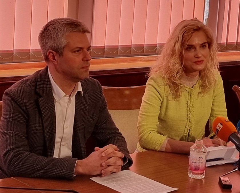 Във Варна министърът на туризма Зарица Динкова заяви, че не