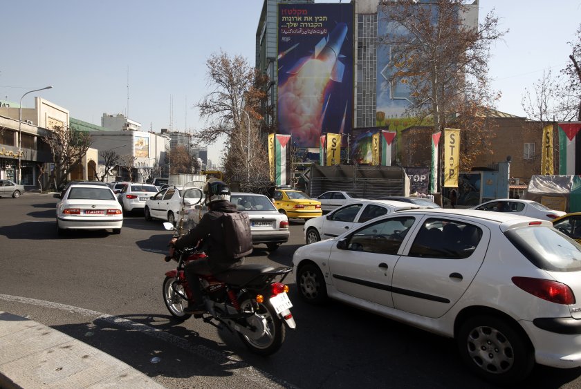Иран обяви, че през изминалата нощ е нанесъл ракетни удари