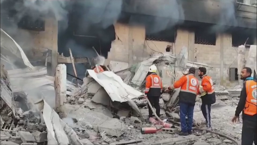 Израел продължава ударите срещу Газа, въпреки споразумението за хуманитарна помощ