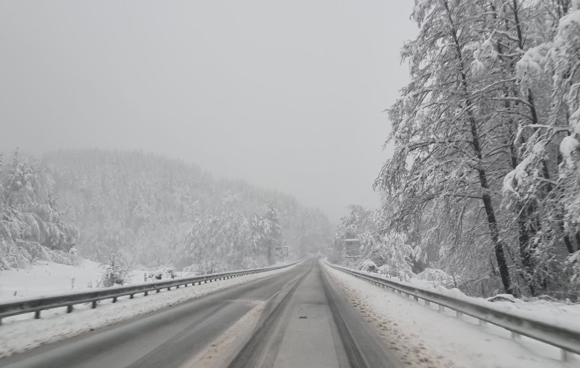сняг виелици събота шофьорите тръгват автомобили готови зимни условия