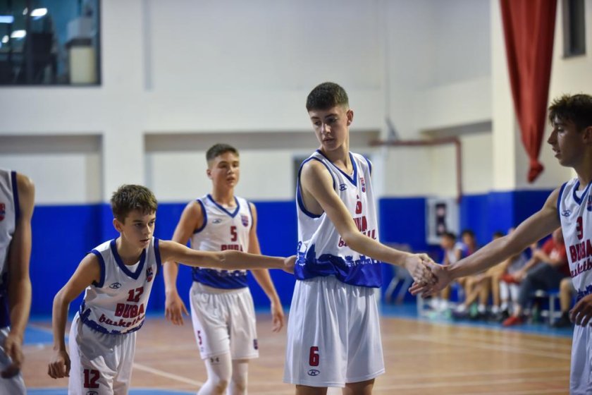 буба баскетбол приключи победа участието турнира европейската младежка баскетболна лига печ унгария