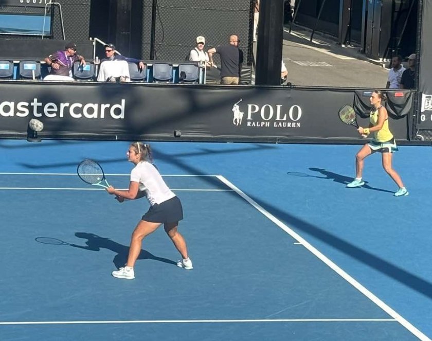йоана константинова класира четвъртфиналите двойки australian open