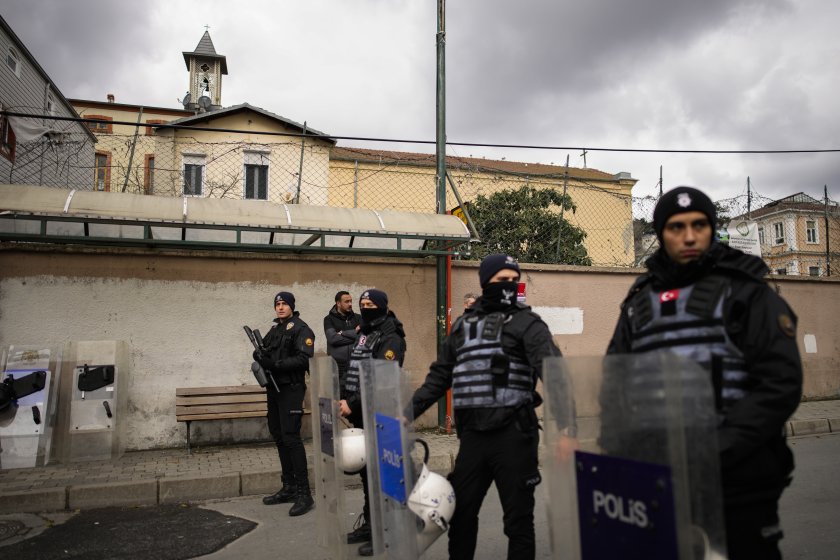 ислямска държава пое отговорност стрелбата църква истанбул
