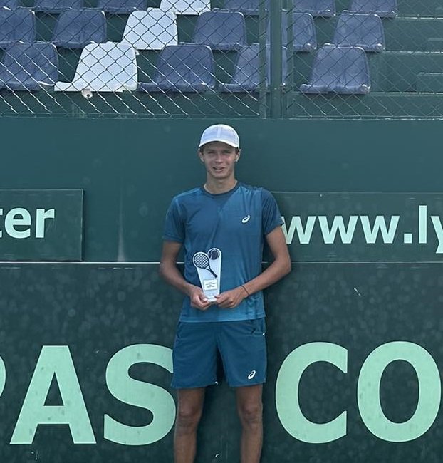 Николай Неделчев и Илиян Радулов постигнаха победи съответно на сингъл