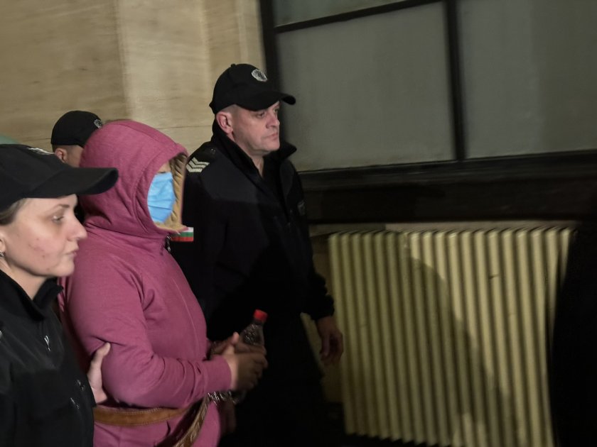 Прокуратурата иска задържане под стража за Габриела Славова