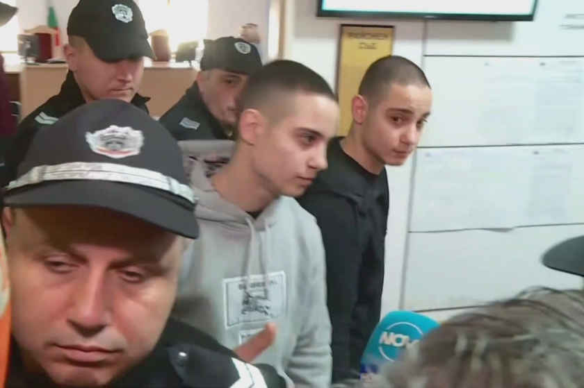 Отново отложиха делото срещу близнаците от пловдивското село Цалапица, обвинени