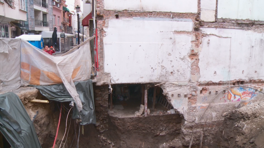 Спряха строежа в "Капана", заради който се срути част от стена на къща