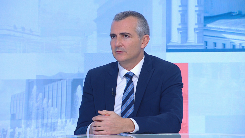 Критиките на лидерът на ГЕРБ Бойко Борисов срещу министъра на