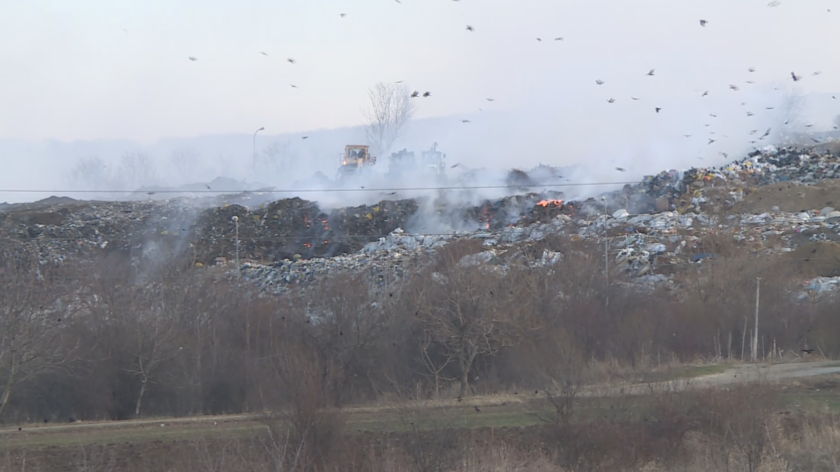 Пожар горя на сметището край Русе тази нощ