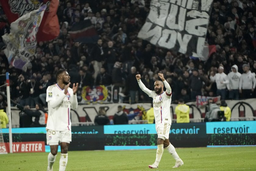 Олимпик Лион победи Олимпик Марсилия с минималното 1:0 в дербито
