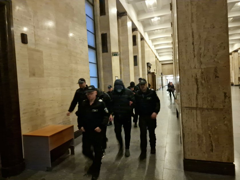 Софийският градски съд остави в ареста един от четиримата полицаи,