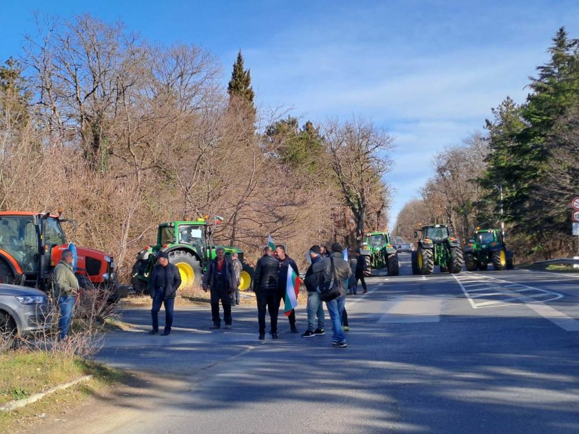 протестиращи земеделци затвориха главния път варна бургас