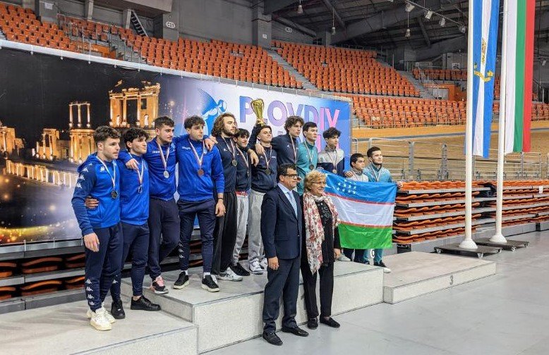 франция младежите узбекистан девойките триумфираха отборните надпревари международния турнир сабя аспарухов меч