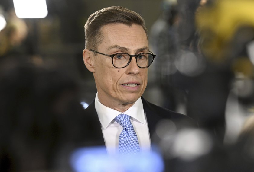 Дясноцентристкият политик Александър Стуб е новият президент на Финландия. Такава
