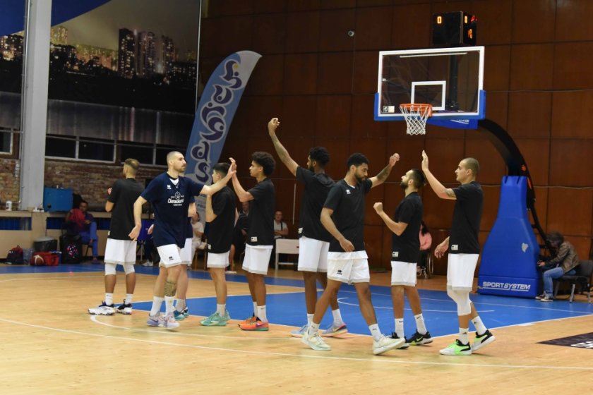 Лидерът в подреждането на Националната баскетболна лига (НБЛ) Черноморец Бургас