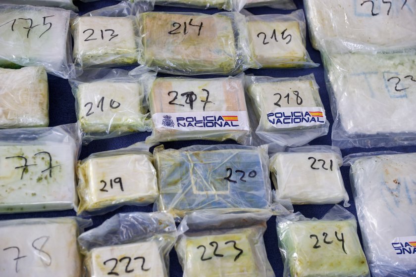 Испанските митничари са заловили осем тона кокаин в контейнер от