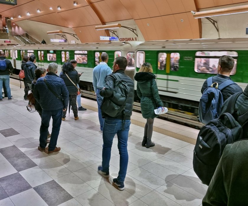 Нови 8 влака ще возят пътниците в софийското метро след
