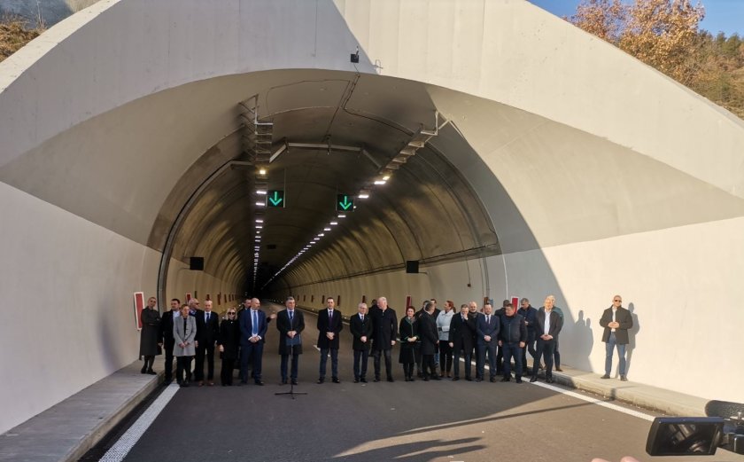 Официално откриват тунел Железница на АМ Струма. Той е най-дългият