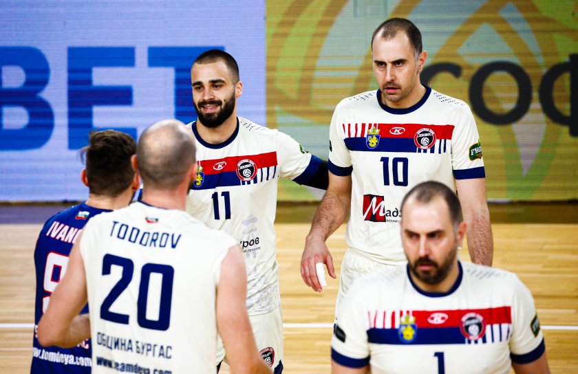 Тимът на Дея спорт Бургас надигра Левски с 3:1 (25:23,
