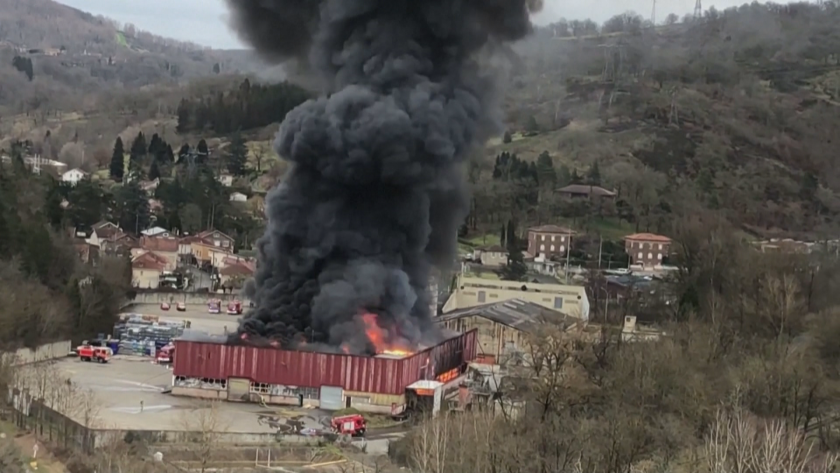 Около 900 тона литиеви батерии изгоряха в пожар в завод
