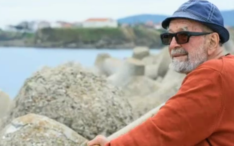 Легендарният мореплавател и журналист Дончо Папазов днес навършва 85 години.Дончо