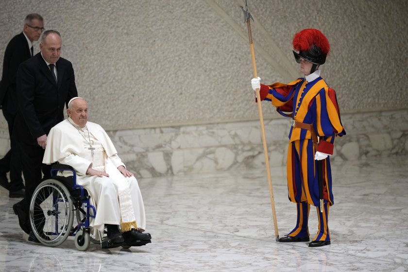 папа франциск приет болница рим