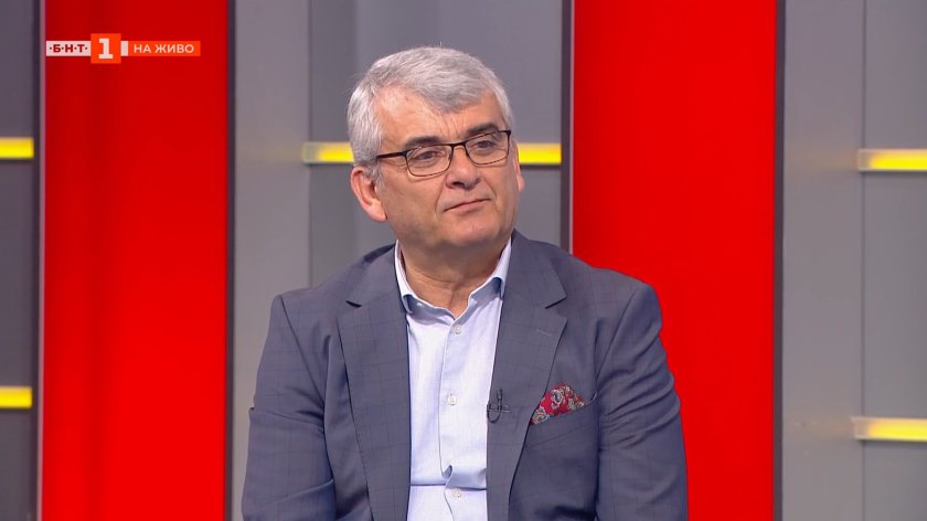 Петьо Костадинов пред БНТ: Във футбола се преплитат много нездрави интереси и има опасност от хаос