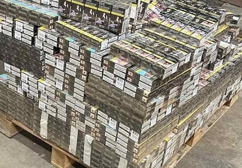 4000 кутии контрабандни цигари откриха митнически служители в камион на
