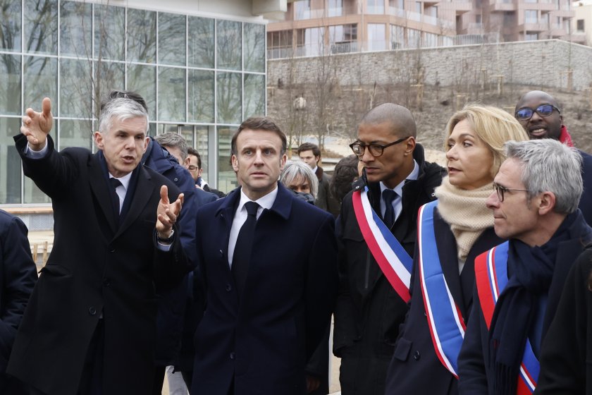 париж откриха олимпийското село присъствието президента еманюел макрон