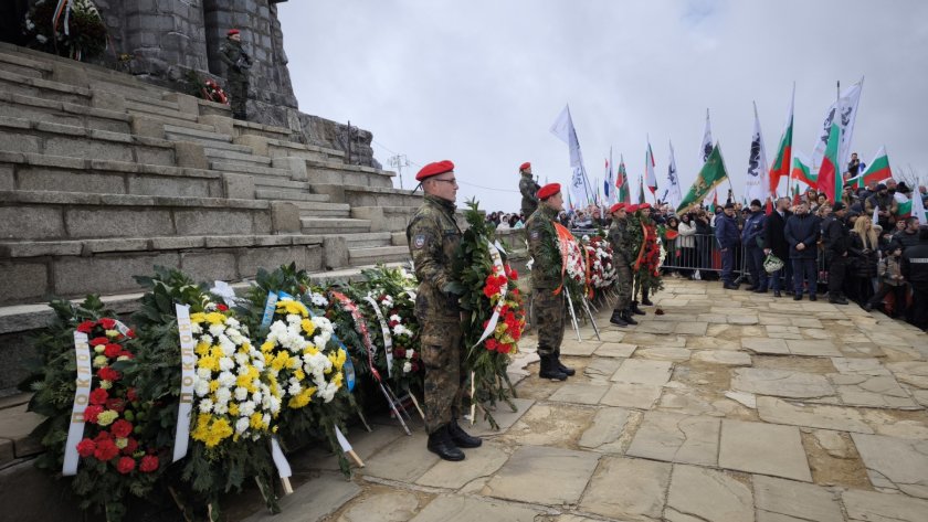 България чества 146 години от Освобождението. С почит към героите,