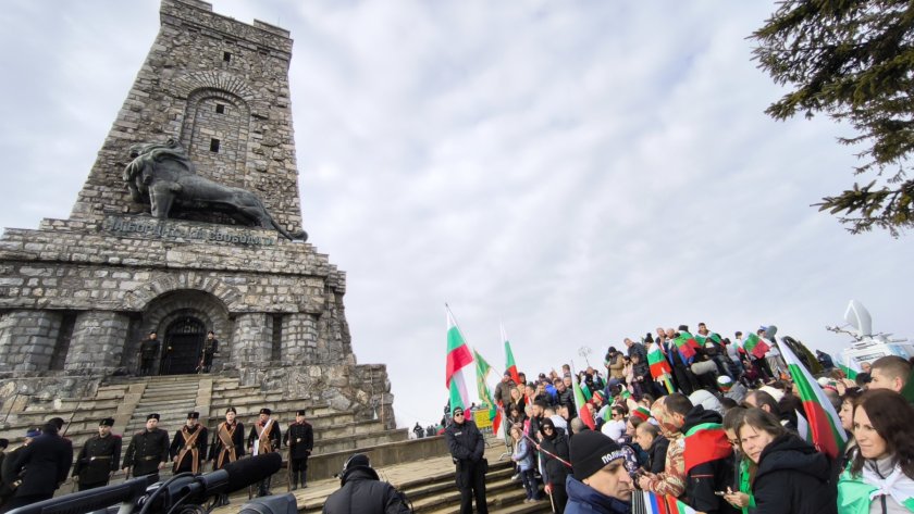 България чества 146 години от Освобождението. С почит към героите,